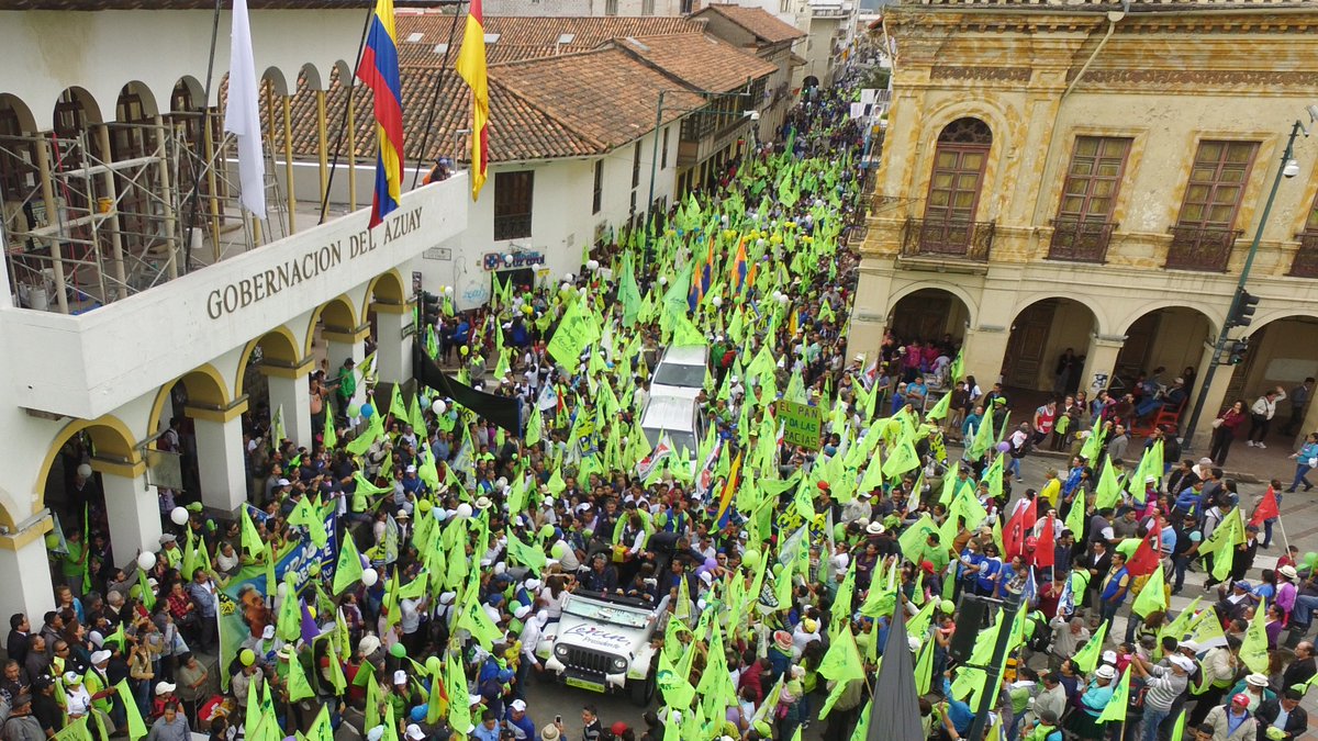 Lenin's tweet photo. Gran cierre de campaña en Cuenca. Agradecemos todo el cariño y respaldo en esta segunda vuelta. Los llevaré siempre conmigo. https://t.co/Kki5q3gcJZ