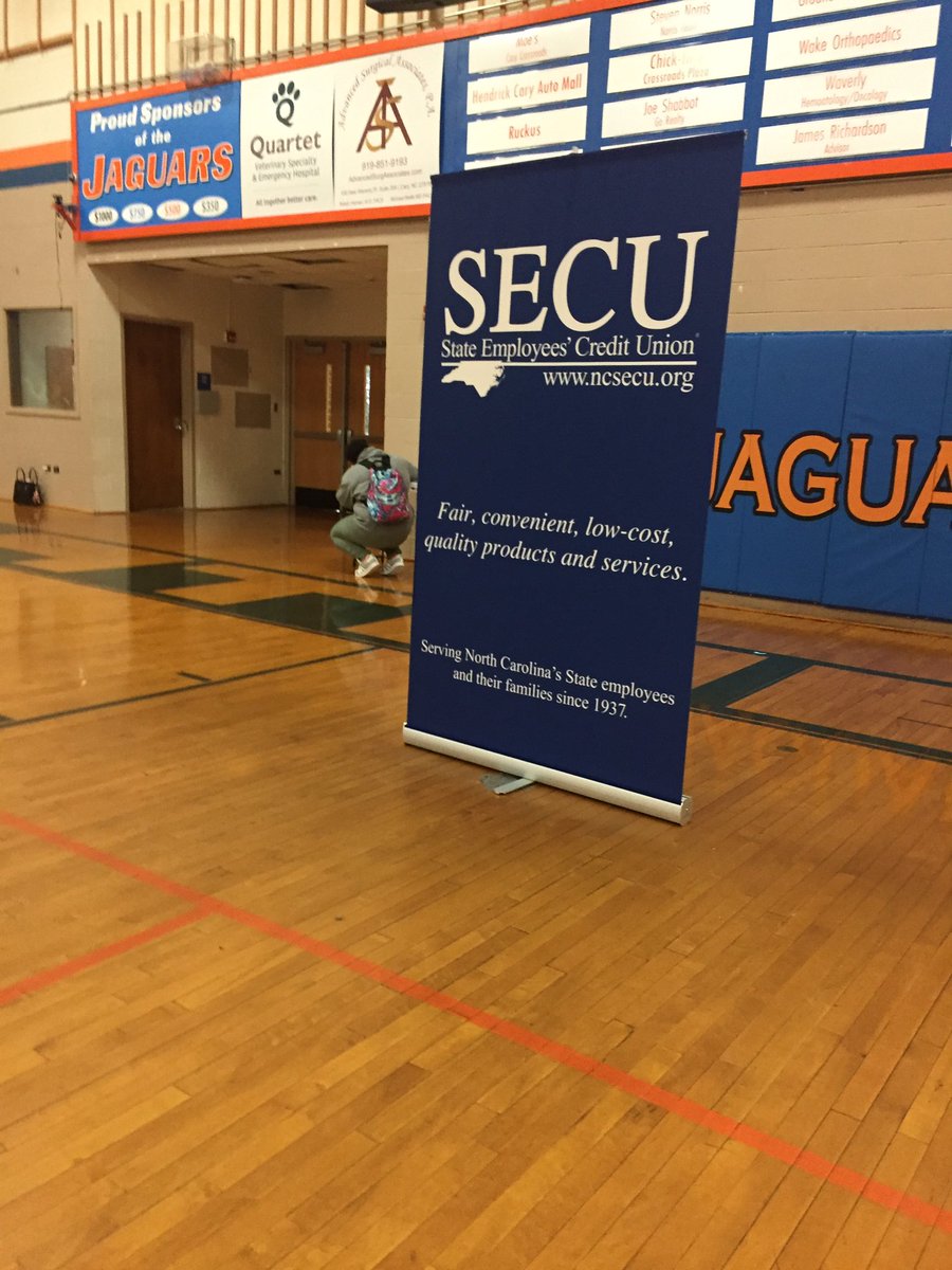 AthensHSMagnet's tweet photo. 2 fantastic @adhsjags events today- literacy showcase and financial literacy simulation! Thanks @ncsecu &amp; @AthensDrivePTSA ! https://t.co/5BdsaOrhTI