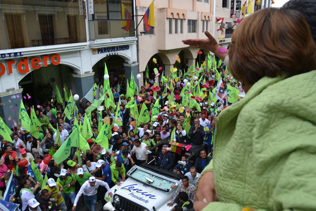 Lenin's tweet photo. El domingo comienza una nueva etapa para el Ecuador. Hay mucho trabajo por hacer y mejorar ¡Juntos vamos a lograrlo! https://t.co/TLjvjf7edl