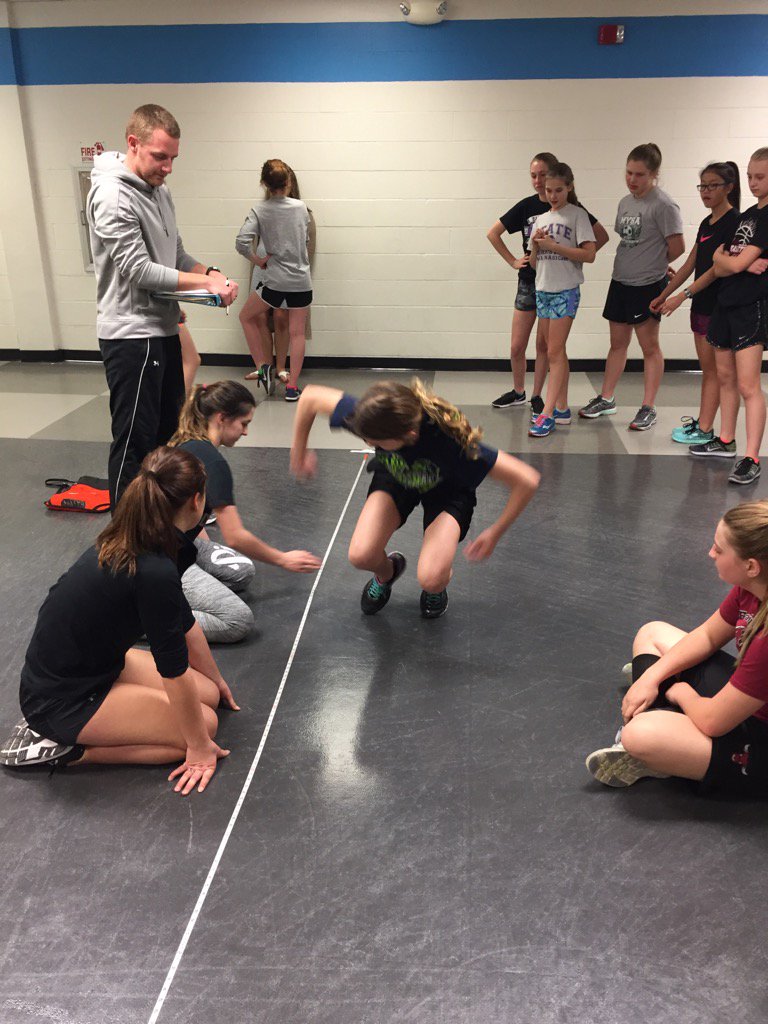 AnneHolm2U's tweet photo. So fun to see alumni back coaching and teaching!  #FmtCards https://t.co/BhOjU3r60E
