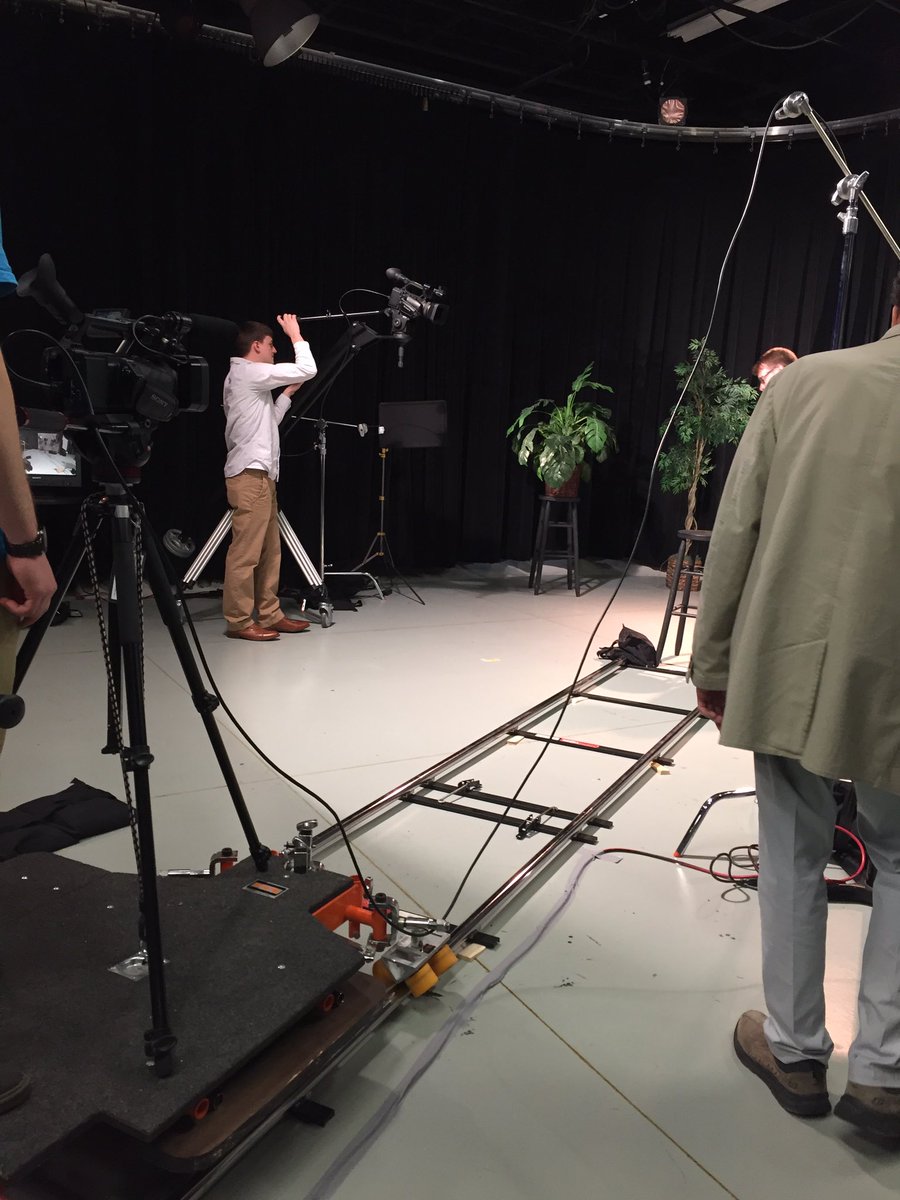 jon_lazear's tweet photo. Another behind the scenes look featuring the Film Production demo!
#digitalmedia #unidigitalmedia #uni #unistudent #unialumni https://t.co/RseXvWoo2C