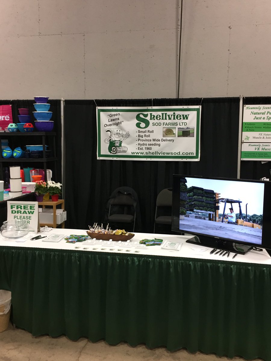 SaskSodGuy's tweet photo. Regina Spring Home Show Weekend! Come on out and check out the show, enter to win a $1000 credit note #Shellviewsod #reginaspringhomeshow https://t.co/R7wEUCRhNa