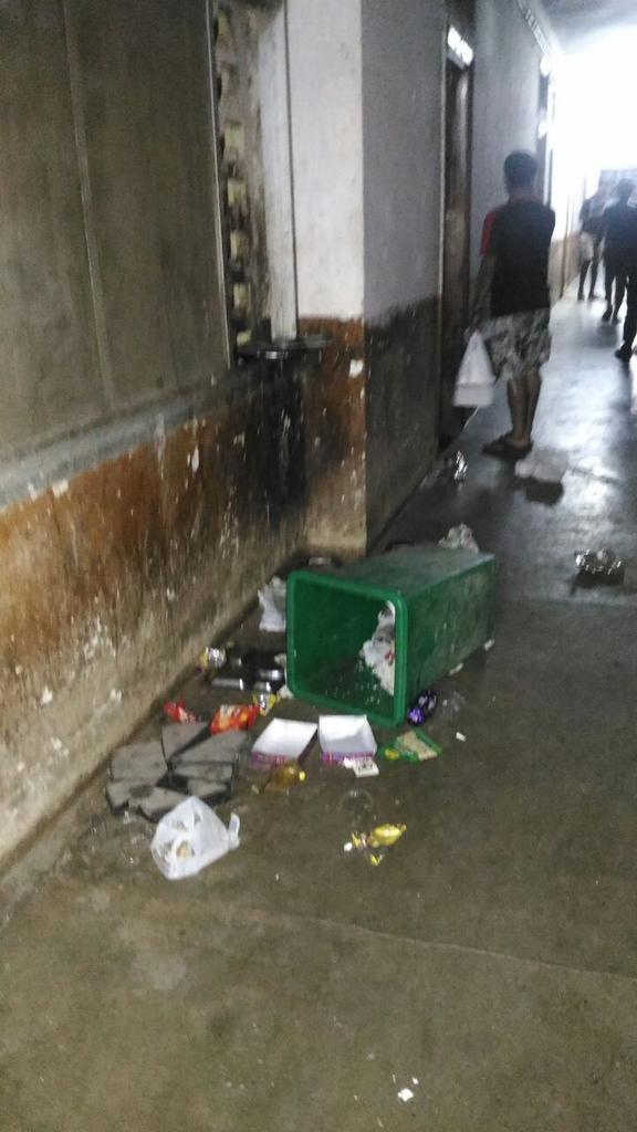 amber_nalin's tweet photo. Hostel scenes. Poor sanitation. @SirJadeja @HRDMinistry @PrakashJavdekar #NITB_INJUSTICE https://t.co/jElUOsnzLB
