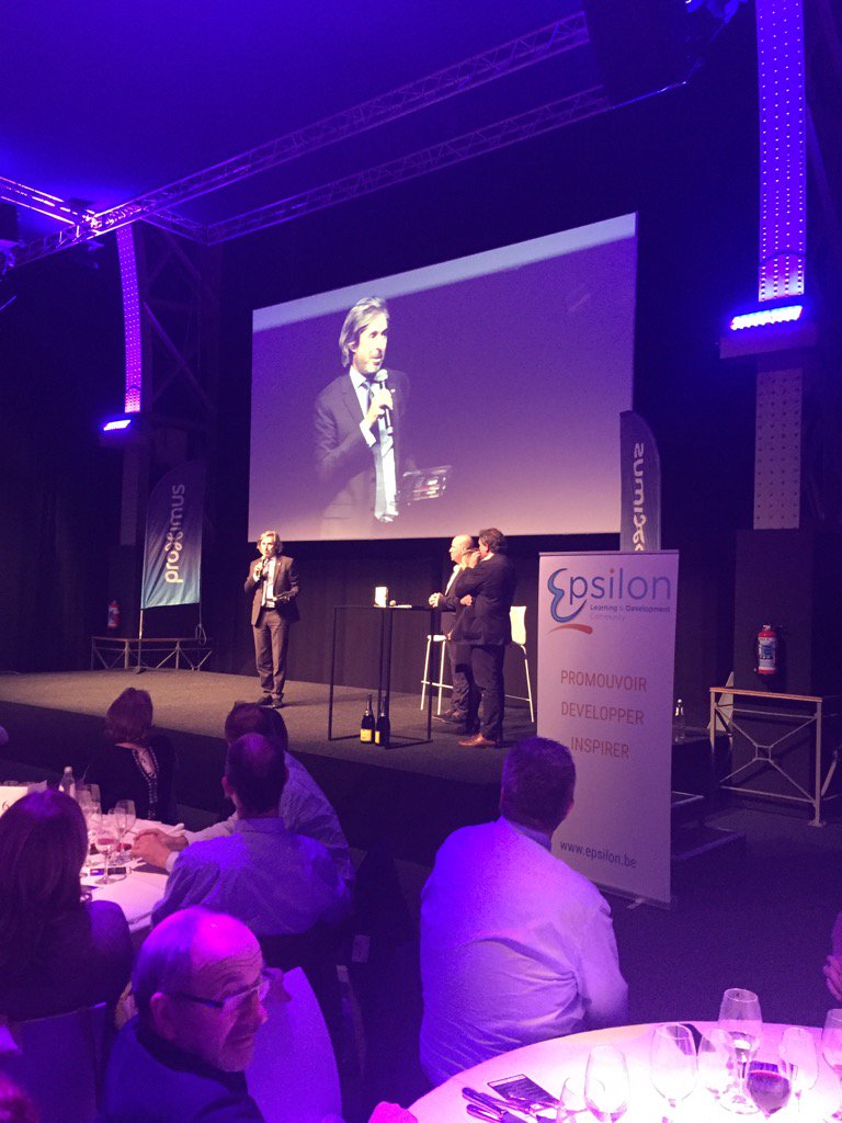 Kris10Vermoesen's tweet photo. .@KVandenhoudt HR manager van het jaar. Heeft hij verdiend! #FINNclient #proud @MeetAtlasCopco https://t.co/Ja1uyX6mIJ