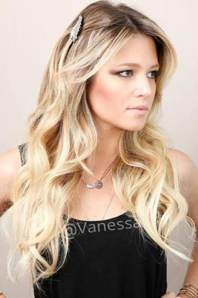 teammiltoner's tweet photo. Mi cabello. 

Cuando estoy en casa || cuando salgo a la calle. https://t.co/H4qIxvt1u6