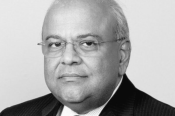 RT to support: Dear #PravinGordhan WE SUPPORT YOU! You may not be a Minister but you are a true leader! Stand up against state capture.