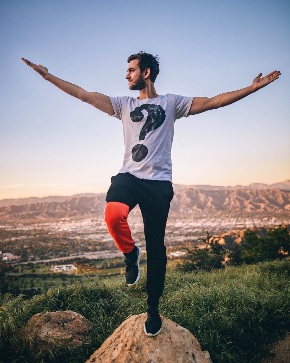 Zedd's tweet photo. Zen Zedd. 
📸: @michaelste_ https://t.co/F7Lo3rezJp