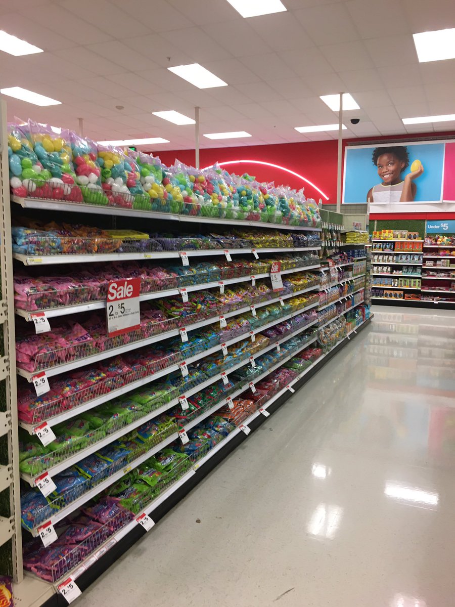 wheelerdawg's tweet photo. Hanging out with the Easter Bunny @2474...PTM fill.   @srpope79 @thestevetackett @TargetRalphie https://t.co/DlKNDVCIva