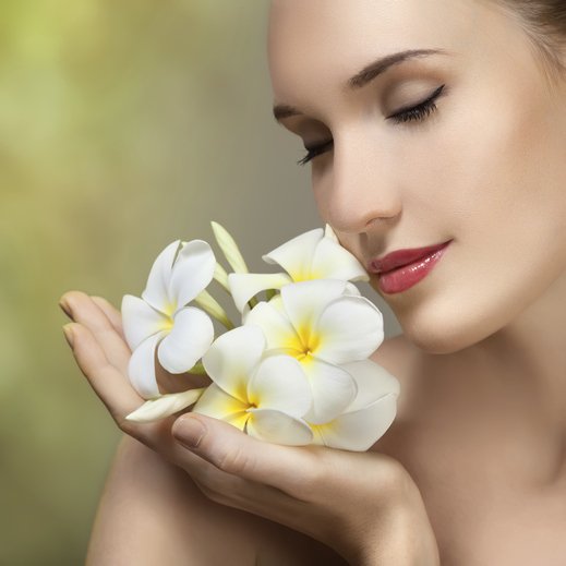 لا شيء يشبه شيء، ولا أحد يعوض غياب أحد، أشياؤنا المختلفه إن ضاعت ...ليس لها بديل !!