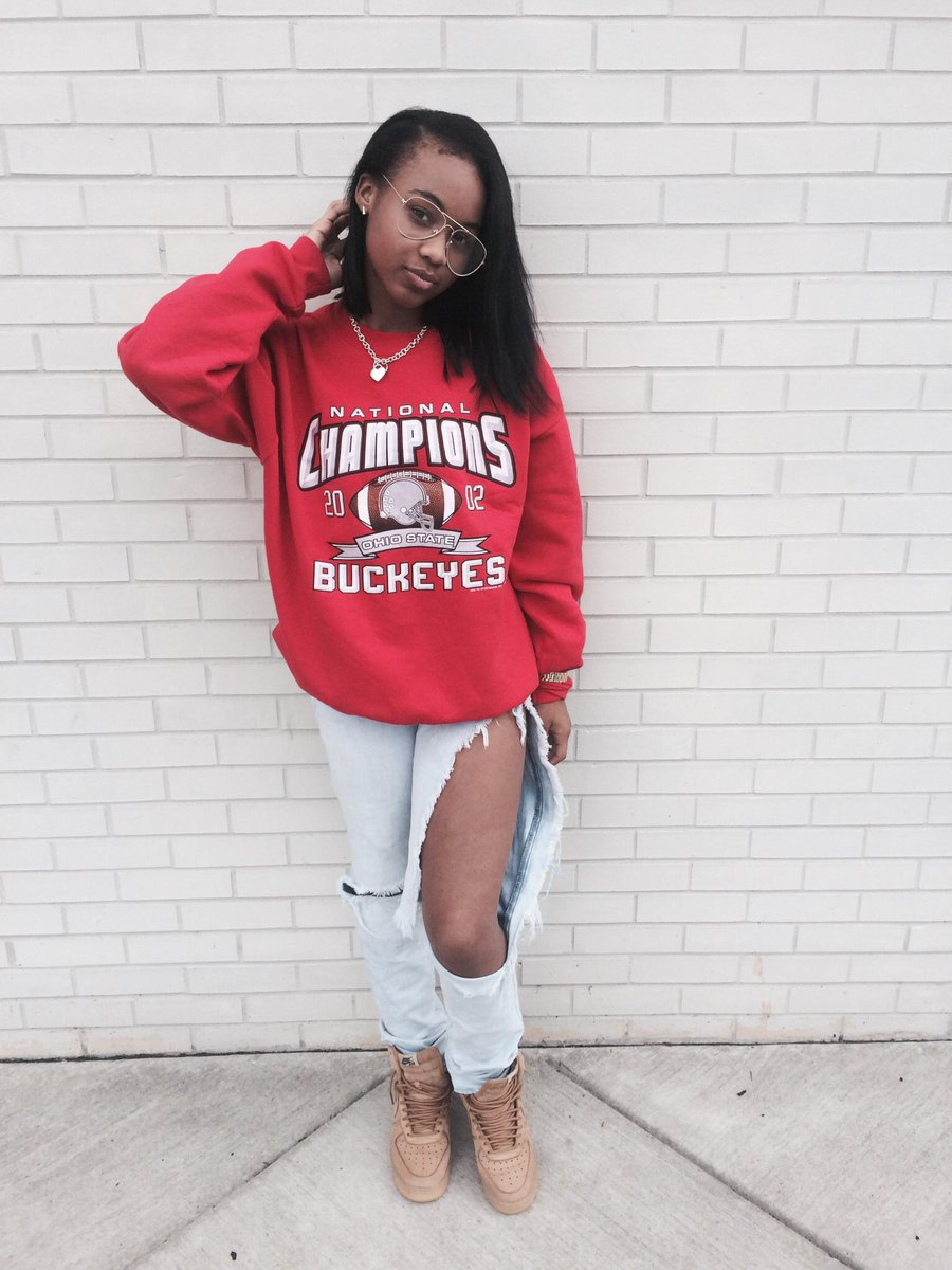 Faifai_1's tweet photo. #shortfemtwitter ππ5'4 but I look way taller in my eyes π https://t.co/8hNYGwKYVB