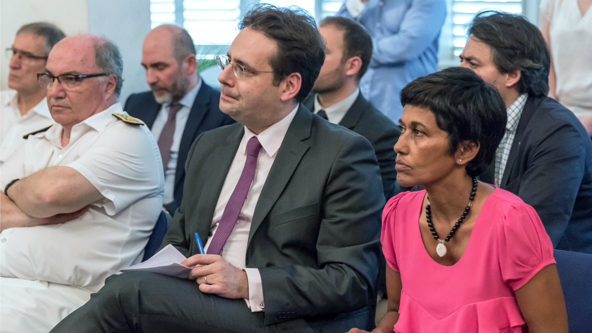 BFMTV's tweet photo. La ministre des Outre-mer présente ses excuses aux Guyanais
https://t.co/brPkWMu28i https://t.co/9BajsPTJXv