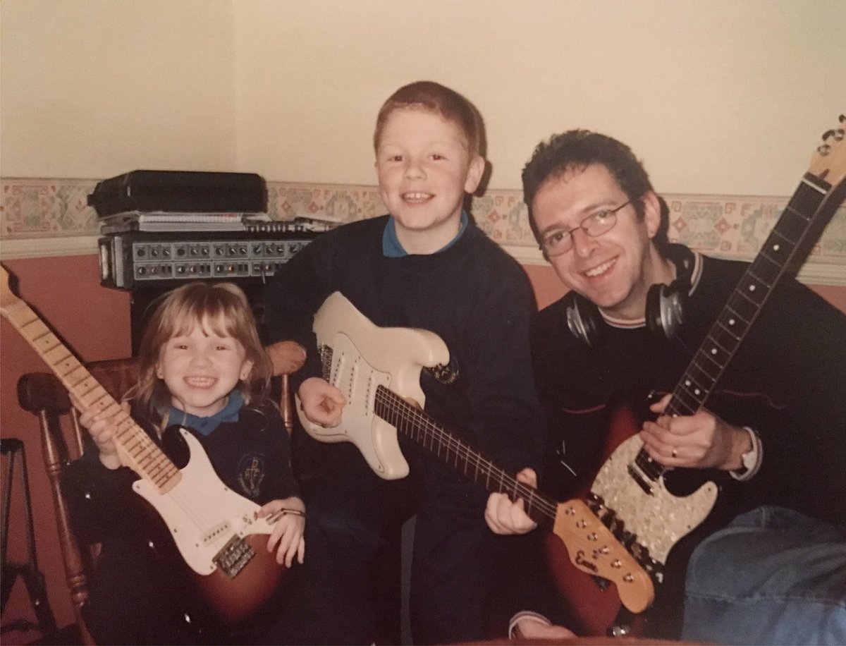 Walshe56's tweet photo. Wishing @PandyWalshe best of luck for Tuesday night. It's not too late to vote folks! 'GLOR9' to '60999'. Very fitting TBT.😂🎸❤️ #glortire https://t.co/lTsgkO5yZc