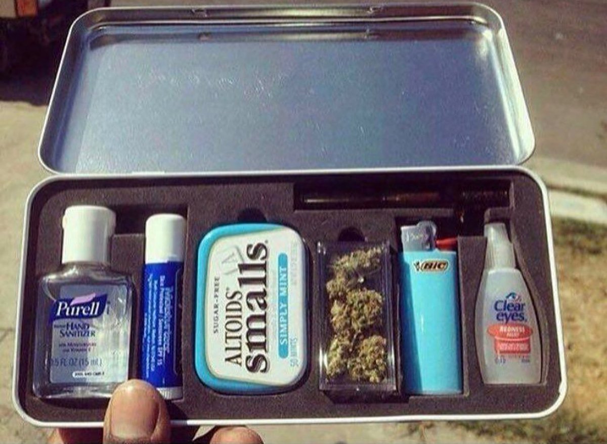 stillblazingtho's tweet photo. The "I got high but you'll never know" kit https://t.co/kOY6kMYaoE