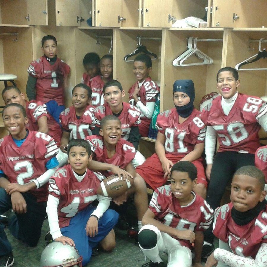 CoachEdWilson's tweet photo. The smiles on their faces says it all. This is why we do it... #prepareforglory #dare2Bgreat #familyfunfootball #bronxchargers https://t.co/0BFi91MOd5