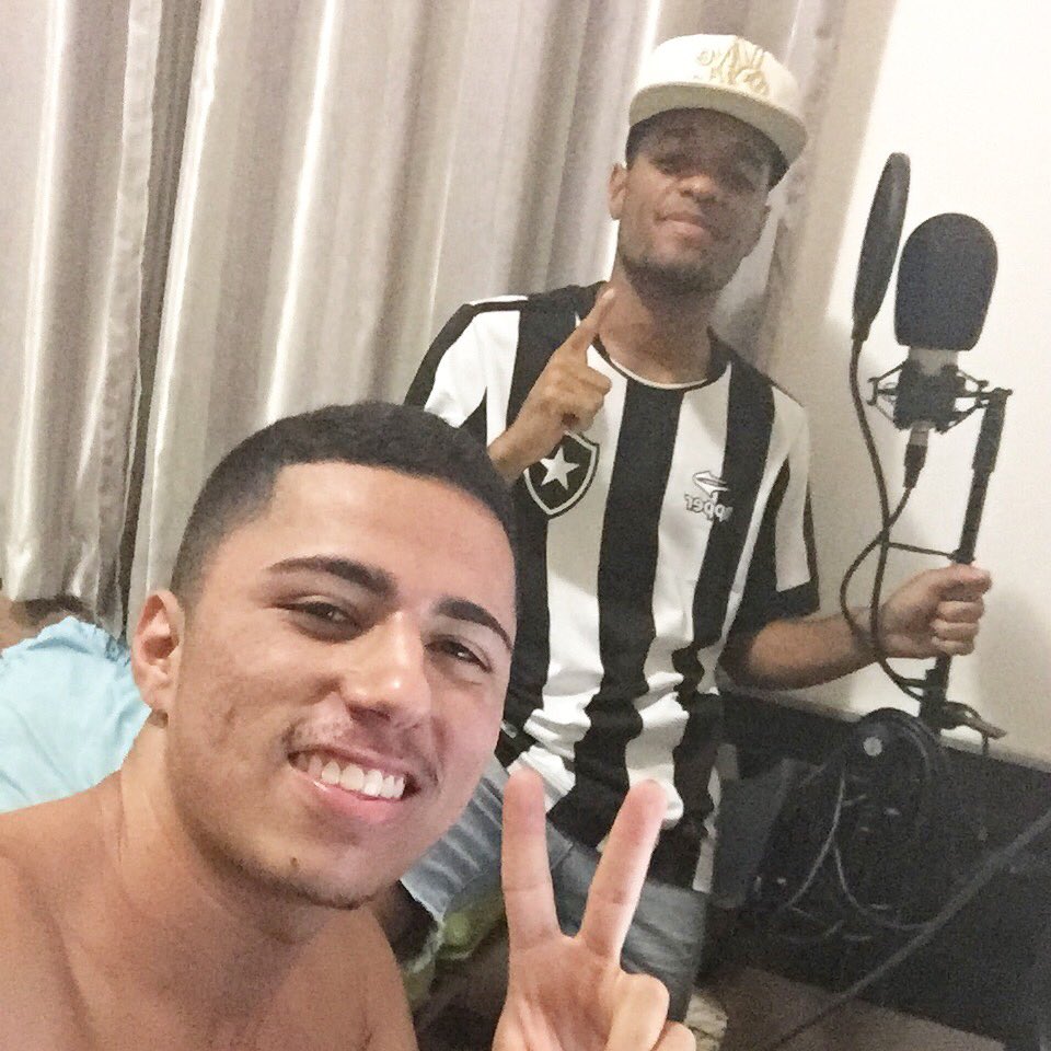 djnemdodick's tweet photo. PODCAST 008 NOVIDADES!!!!!!

GRAVANDO ⏯

#MCCAJA https://t.co/qqgMGZwTVQ