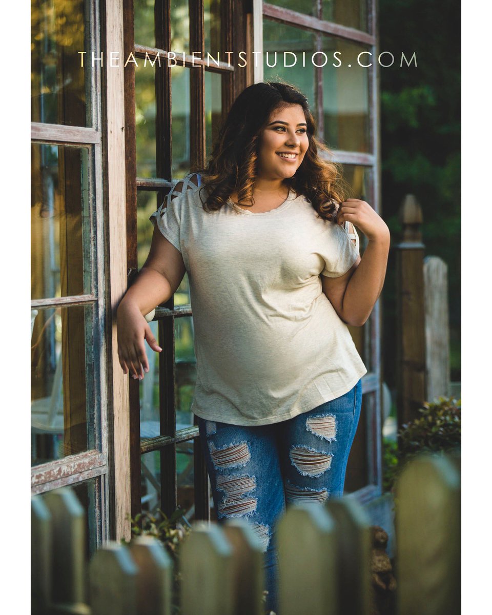ambientseniors's tweet photo. Had an awesome sunny session with Trista today! #BeAmbient https://t.co/ancD4mGaXx
