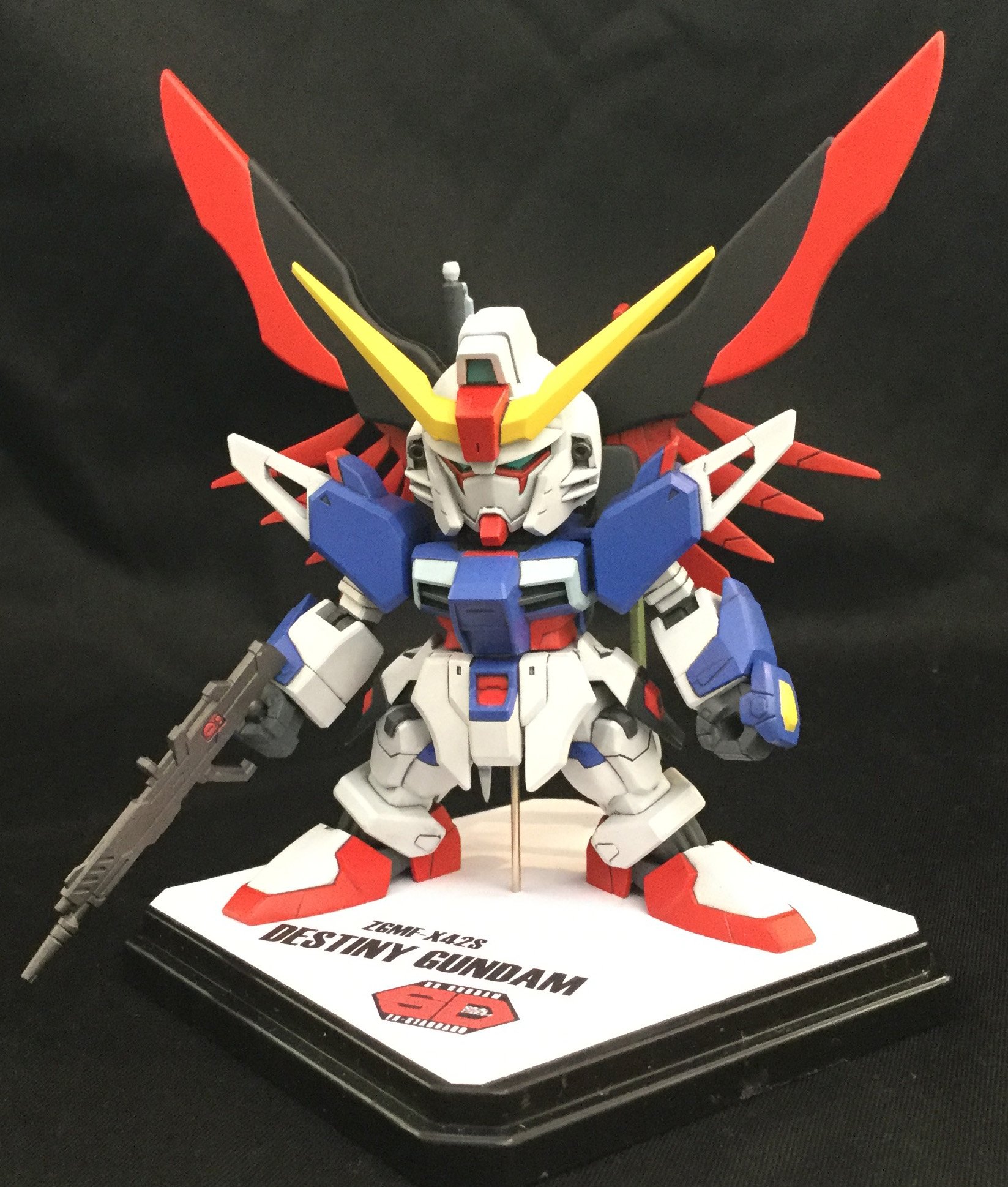 おもちゃ屋本舗 米沢店 展示中 Sdexスタンダード デスティニーガンダム 制作 シマ様 腕 ふくらはぎ等の肉抜き穴を埋めて全塗装してあります ベースは自作 今回もクオリティ高い T Co Inpfnzbxh1 Twitter