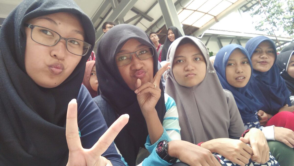 lepma_febums's tweet photo. Makaih temen temen yang udah ikut partisipasi gathering 😊 https://t.co/H6jqN4WR1j