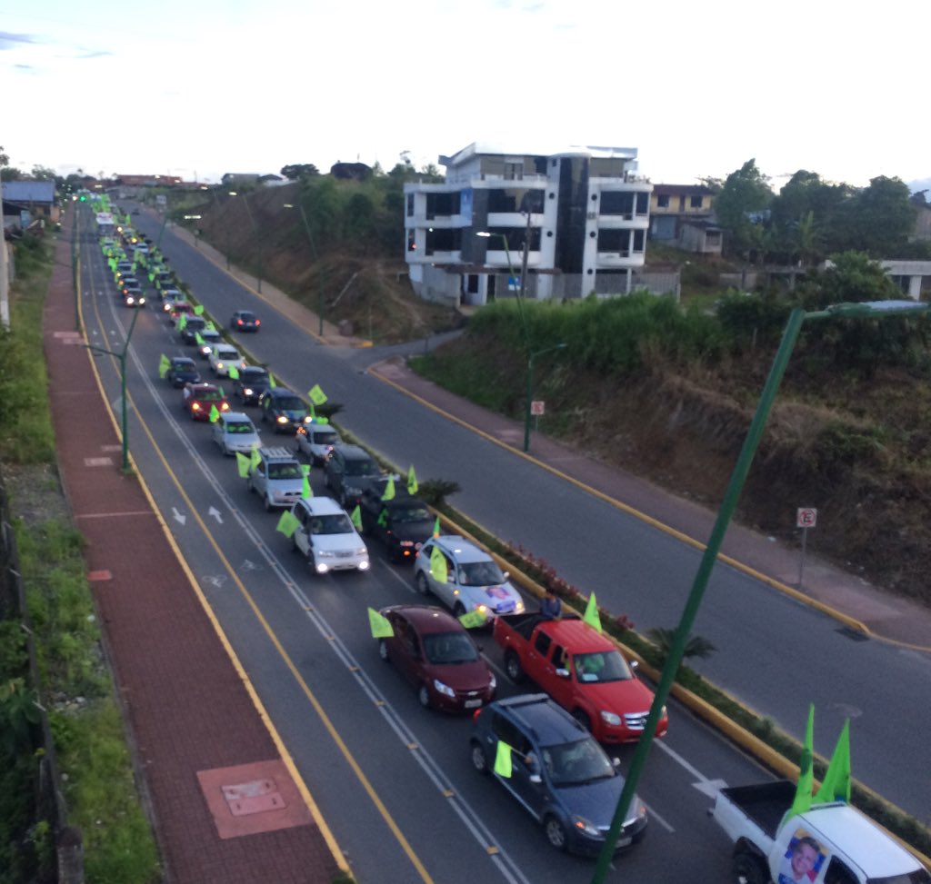 RCNAPO's tweet photo. La grandes inversiones nacionales e internacionales vendrán con el #BinomioDeTodos sigue la caravana de @Lenin @JorgeGlas #LeninEsInversion https://t.co/9zP3XNTdBT