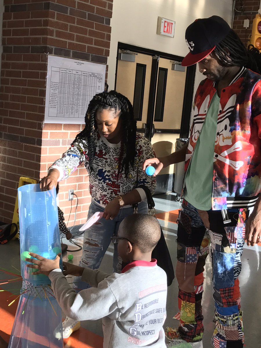 budewigbulldogs's tweet image. Family Time At Budewig!  #ASPRocks  #cares&amp;amp;prepares #aliefproud