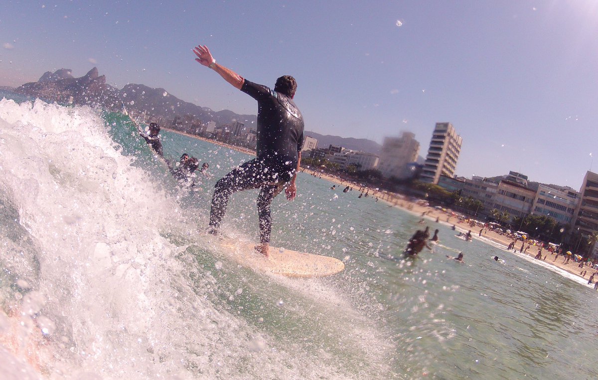 PolBolomo's tweet photo. #Arpoador #RiodeJaneiro #Surf #Surfing #FirewireSurfboards #SubMoon https://t.co/bhwtvJEIkq