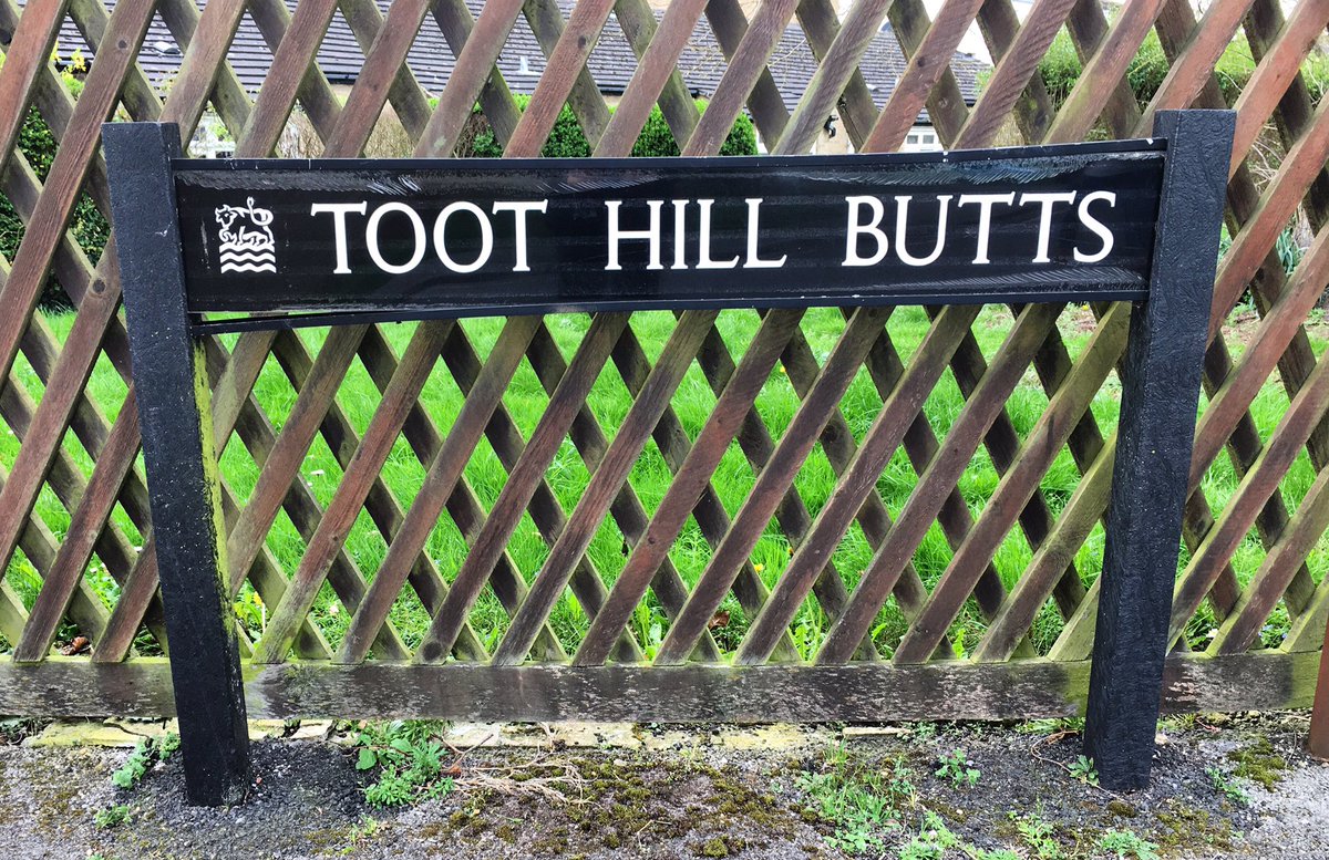 ChristeenMurphy's tweet photo. Probably really immature but this street sign made my day. https://t.co/d9WOCBnYCF