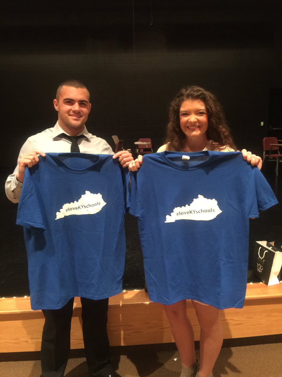 Janice_Marcum's tweet photo. Congratulations to our Essentials 4 Employment winners! Great job, Brandon and Isabella! #lovekyschools @BCPSdistrict @BoydCountyHigh https://t.co/HhSFhHcS9d