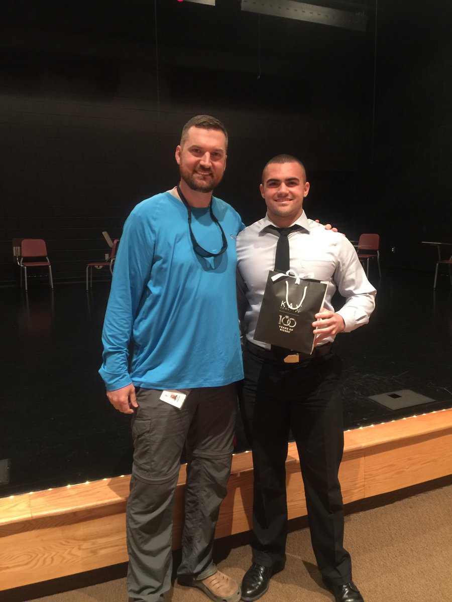 Janice_Marcum's tweet photo. Congratulations to our Essentials 4 Employment winners! Great job, Brandon and Isabella! #lovekyschools @BCPSdistrict @BoydCountyHigh https://t.co/HhSFhHcS9d
