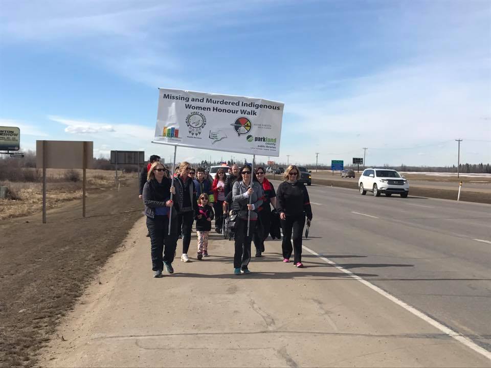SG_Library's tweet image. Here are some photos by @PrlLibrary from yesterday&apos;s #MMIW Honour Walk. Thank you for your support for this cause. @StonyPlainAB