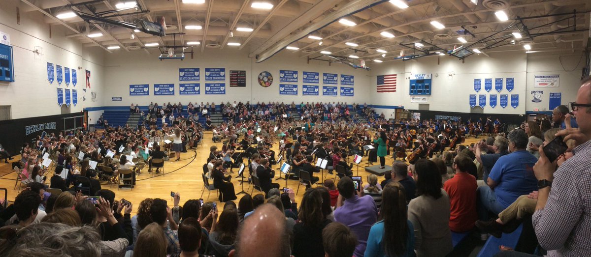 Awesome performances by all the Bexley Orchestras this evening at the packed #BexleyStringFling.