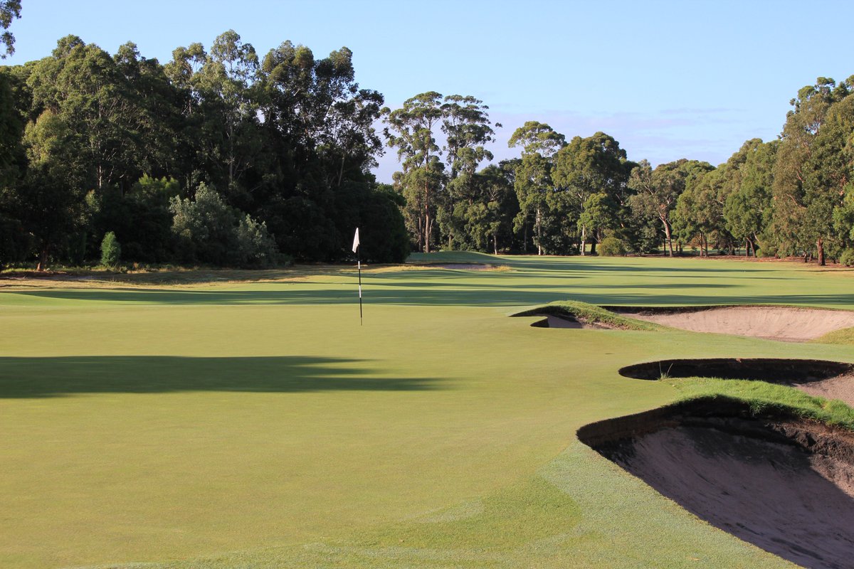 MetropolitanGC's tweet photo. Golf can be played all year @MetropolitanGC on the @MelbSandbelt, but if hard pressed to choose the best time, Autumn may be it. @Melbourne https://t.co/vb4eq4FvEs