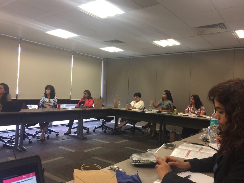 AbrazoAlCorazon's tweet photo. En el taller de sensibilización para el trabajo comunitario con mujeres voluntarias de Bancomext ¡gracias por hacer la diferencia! https://t.co/xYKIk9mVVW