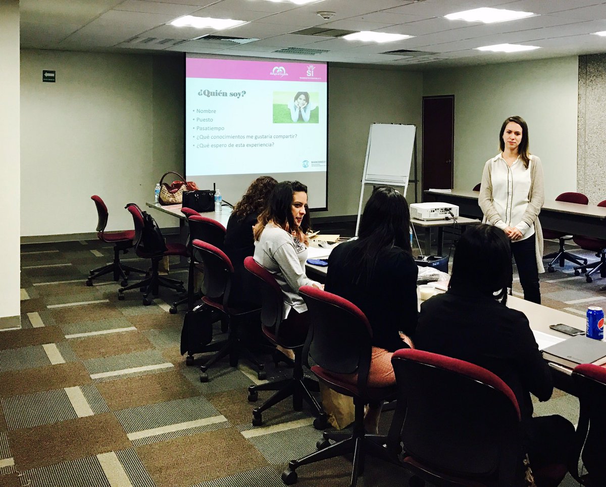 AbrazoAlCorazon's tweet photo. En el taller de sensibilización para el trabajo comunitario con mujeres voluntarias de Bancomext ¡gracias por hacer la diferencia! https://t.co/xYKIk9mVVW