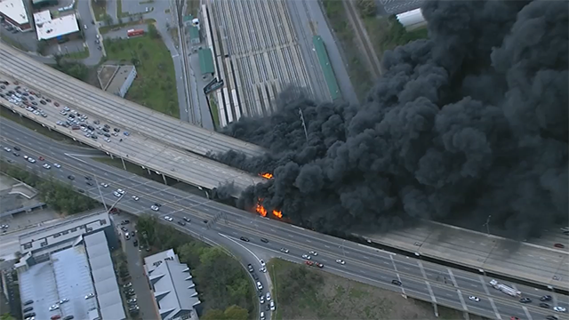 Atlanta News First (@atlnewsfirst) on Twitter photo Our <a href="/karyngreer/">Karyn Greer</a> says she saw people abandoning their vehicles on I-85 in Atlanta and just walking away from scene of massive fire Our <a href="/karyngreer/">Karyn Greer</a> says she saw people abandoning their vehicles on I-85 in Atlanta and just walking away from scene of massive fire