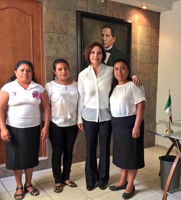 VeroQuevedodeV's tweet photo. Un gusto sumarnos a la labor del Comité DIF de San Antonio de la Cal para apoyar el tratamiento médico de dos personas de esa población https://t.co/uuJDO1tKc0