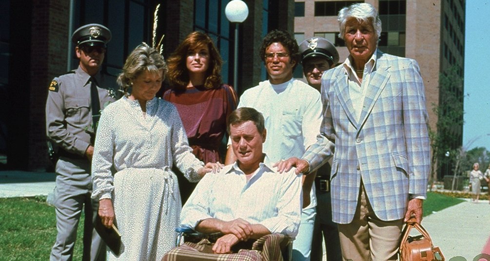 DallasFanzine's tweet photo. Time for a photo break filming in #Dallas 1980. https://t.co/yJWUIDgXlb