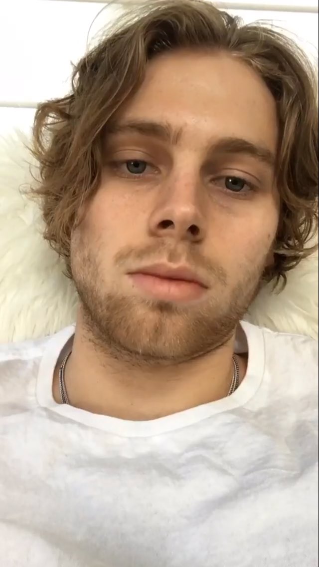 5SOS_Daily's tweet photo. I'M NOT FINE AT ALL https://t.co/MT0IaHjhzu