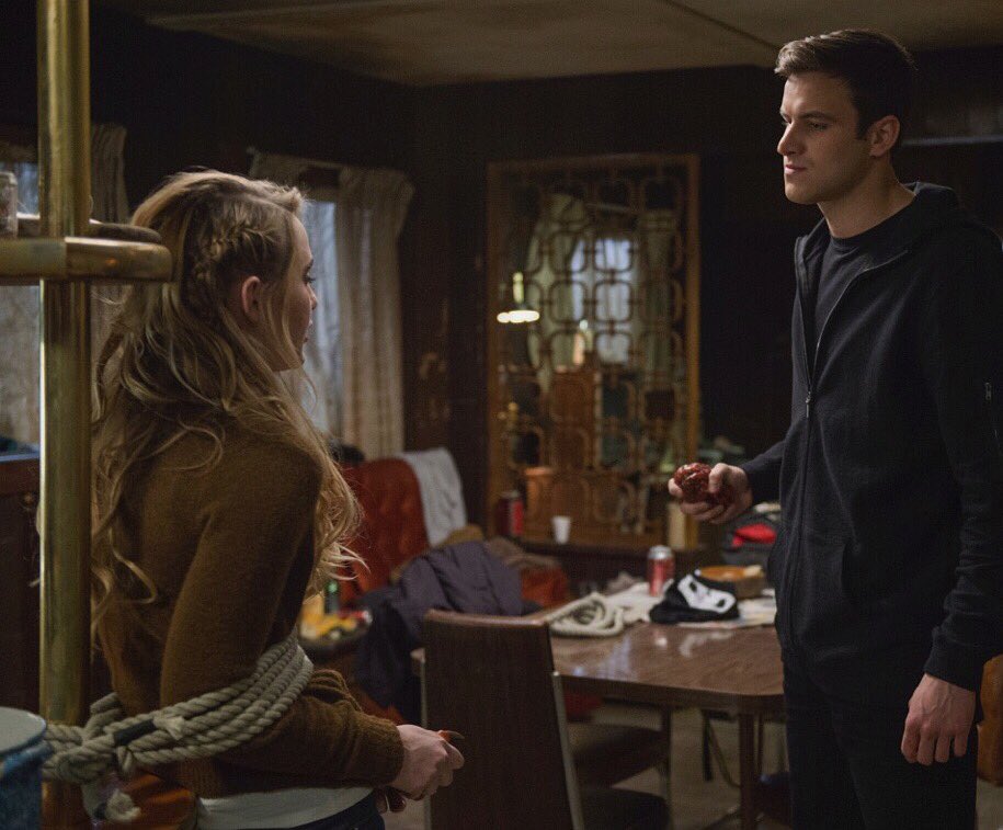 Had a blast shooting #Supernatural with @KathrynLNewton <a href="/JensenAckles/">Jensen Ackles</a> <a href="/jarpad/">Jared Padalecki</a> <a href="/Abby__Ross/">Abby Ross</a> airs on the west coast in 1hour ! #thecw <a href="/cw_spn/">Supernatural</a>