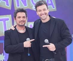 portalsanz's tweet photo. Alejandro Sanz no programa " Hora do Faro", com Rodrigo Faro. https://t.co/RmH7z1ICh1 … https://t.co/vLWu12uikS