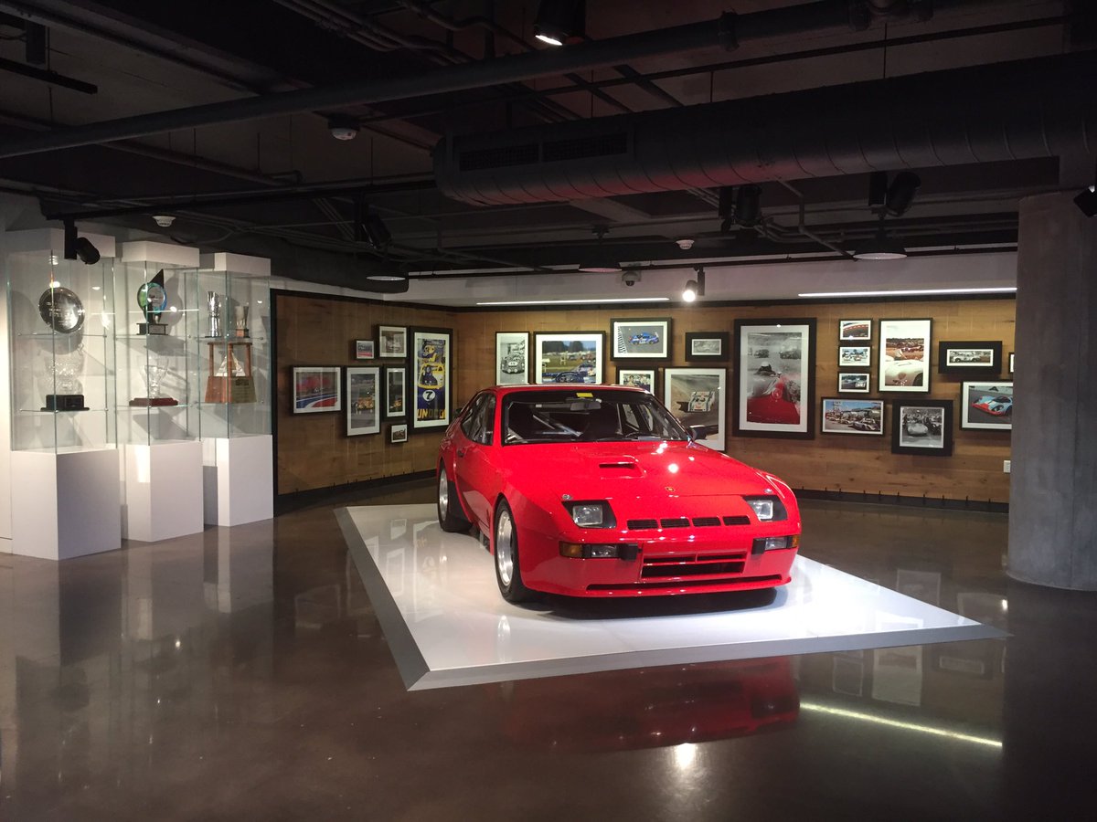 ButtonItUp's tweet image. MAC event at the Porsche Experience!  Great event!