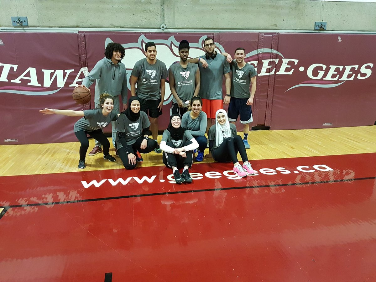 GeeGeesRec's tweet photo. Slam Bunk wanted a team pic ๐ #GGRec https://t.co/4d8wXVF5P4