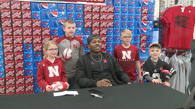 Watch as former <a href="/Huskers/">Nebraska Huskers</a> great <a href="/Tommy_Gun4/">Tommy Armstrong Jr.</a> was in Columbus Thursday night signing autographs! columbusnewsteam.com/local-news/for… via <a href="/columbusNENews/">News Channel Nebraska - Columbus</a>