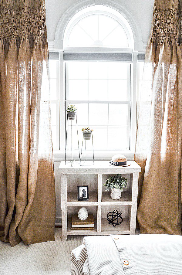 Vote to win a $500.00 HomeGood GC! Help my room makeover win too! AD bit.ly/2mZgatG? #RelaxItsLees #LoveLees @carpetone