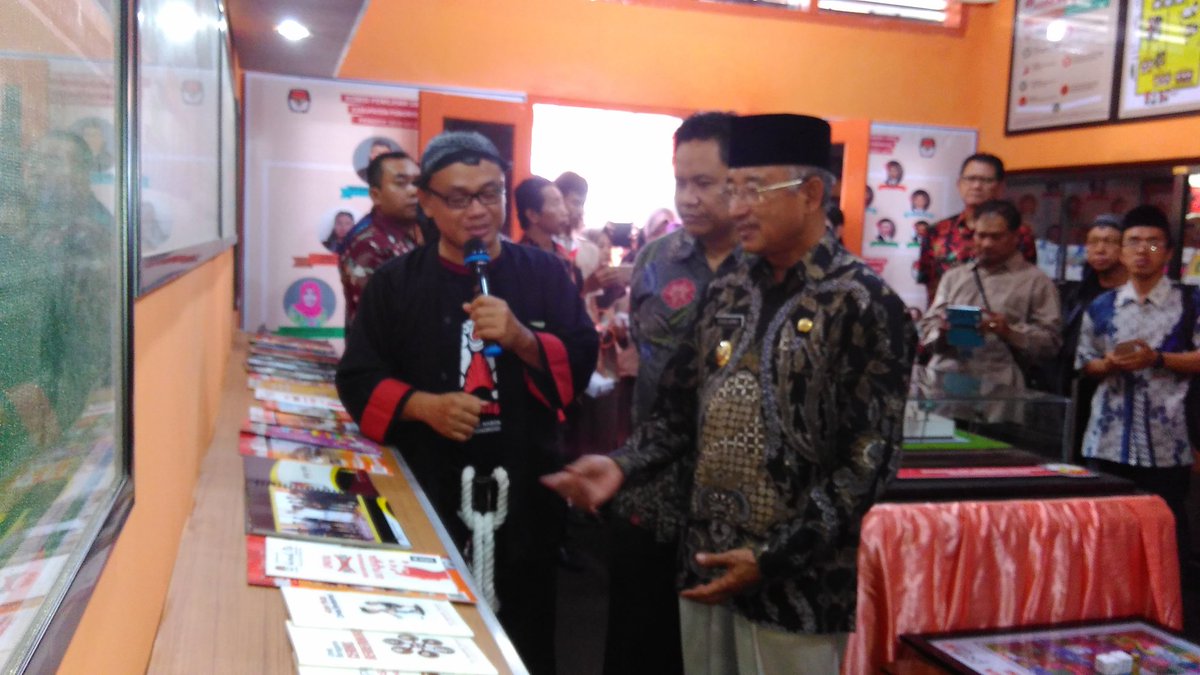 diding_eko's tweet photo. Launching RPP (rumah pintar pemilu) KPU KAB. PONOROGO 31/03/2017 semoga bermanfaat https://t.co/oIna3hfvMN