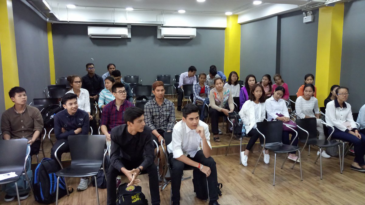 VuthyBun's tweet photo. Academy of Culinary Arts-Cambodia started operating for its 1st batch, totally 32 students (18 females) @EIF4LDCs @HangTranEIF4LDC https://t.co/raJeTfbqJh