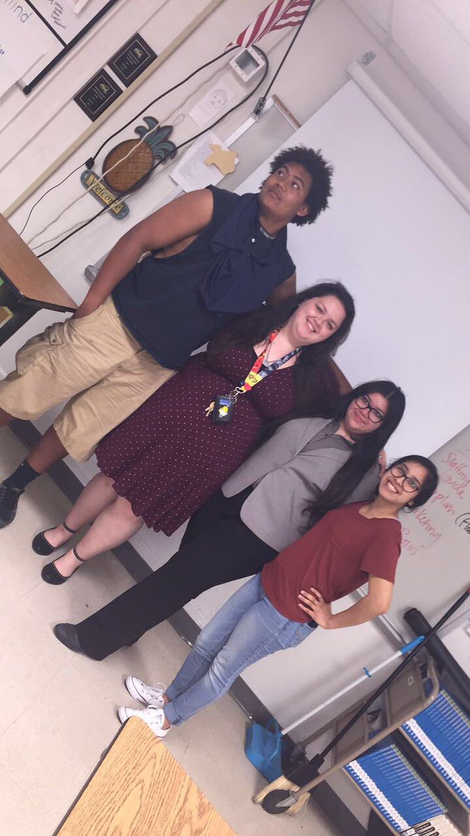 TheyCallMeMsN's tweet photo. Many thanks to @that_dude_jalyn @Yelsie_S and @alysssaaa___ for coming out and helping with our FCCLA mock run throughs! ❤️❤️❤️ miss y'all! https://t.co/ApbTCE6jFO