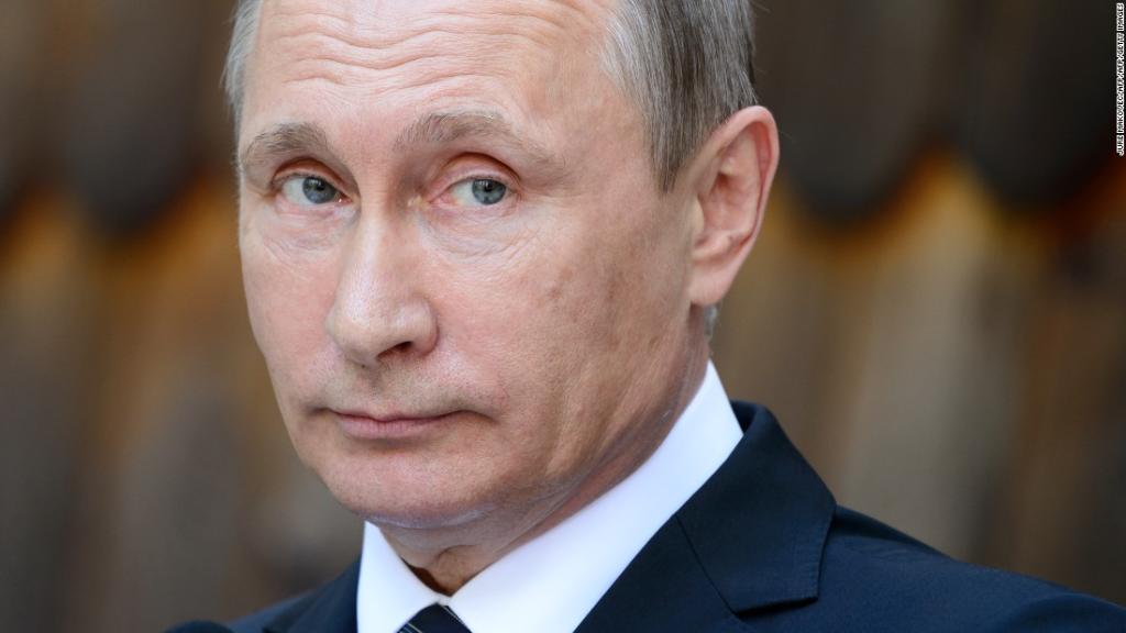 CNNPolitics's tweet photo. Russian President Vladimir Putin calls claims of US election meddling "fictional" https://t.co/wY6G5gZQ4m https://t.co/8iHwp9eigk