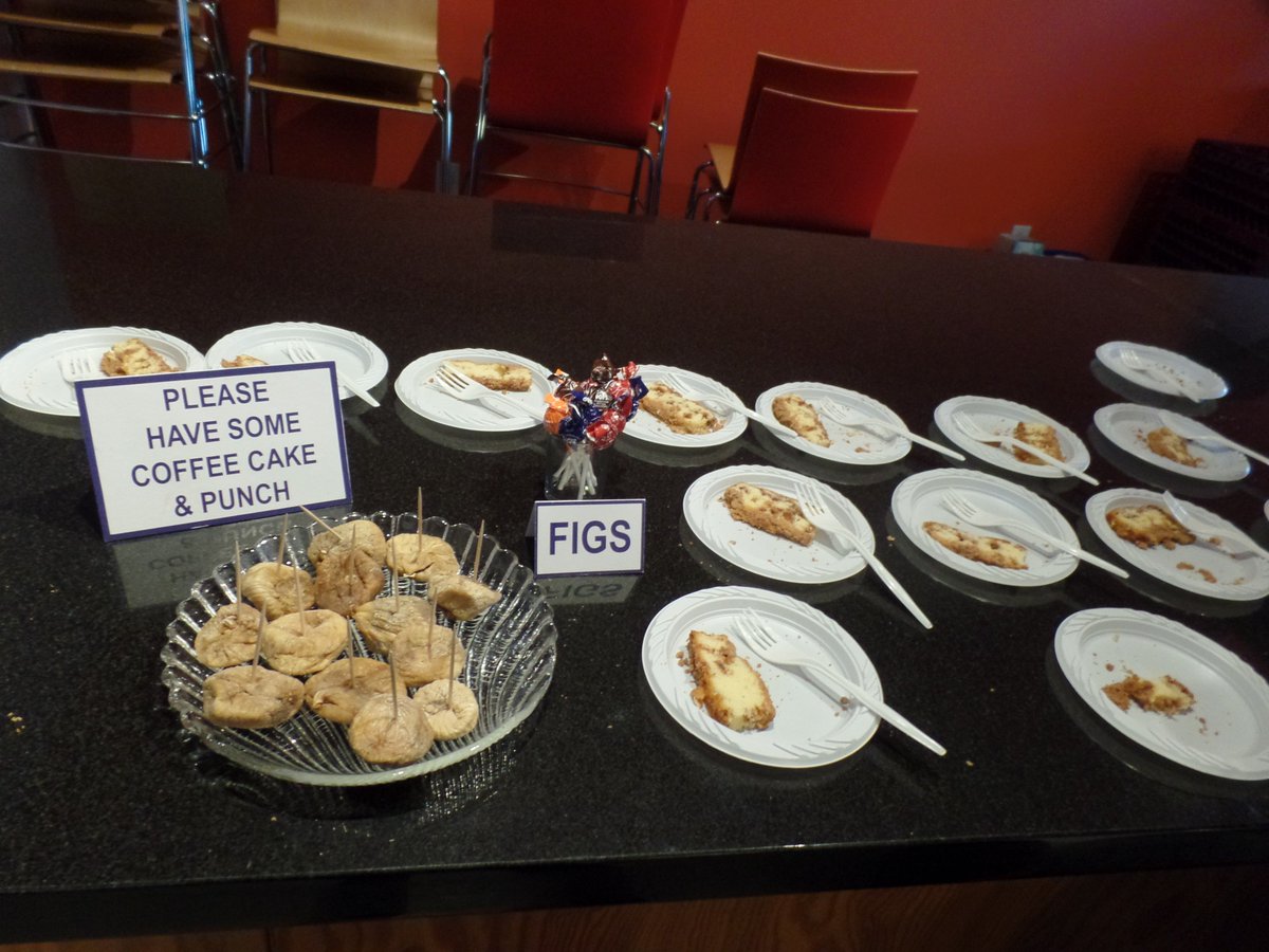 TheTickleFox's tweet photo. A few pics from NYC yesterday #SignatureTheater #WakeyWakey Yes, the universe has a running gag about figs with me this week. Lovely day https://t.co/kqcvvENdAA