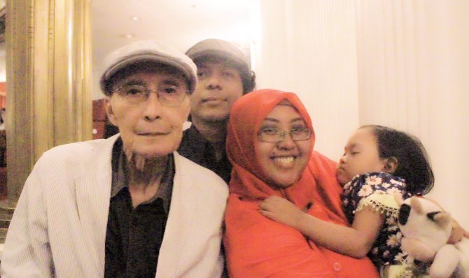 With Pak Sapardi Djoko Damono #konsersuaradarijauh AriReda