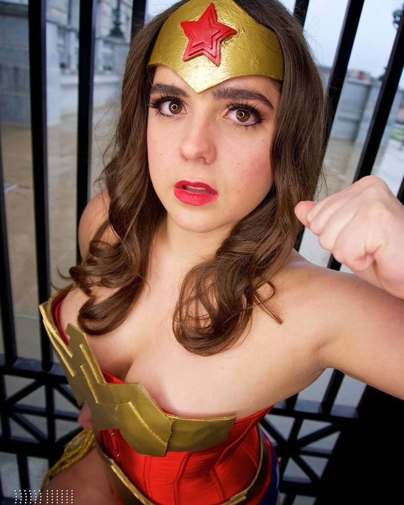 Ectogammot's tweet photo. Athena would be proud. Go follow @rayblatchford for godess-like cosplay! #wonderwomancosplay #wonderwoman #dcheroe… https://t.co/MK1ebCxLCo https://t.co/J4rfvUyv6Z